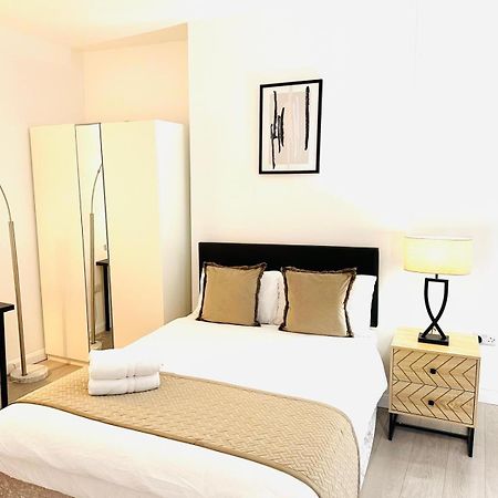 Westferry Hotel Лондон Екстериор снимка