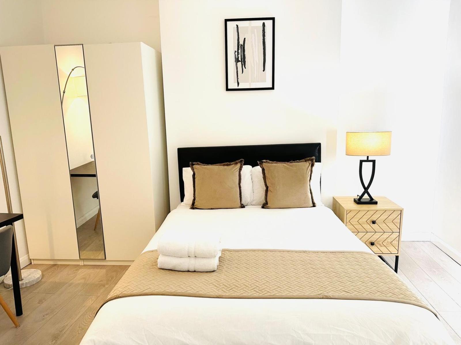 Westferry Hotel Лондон Екстериор снимка